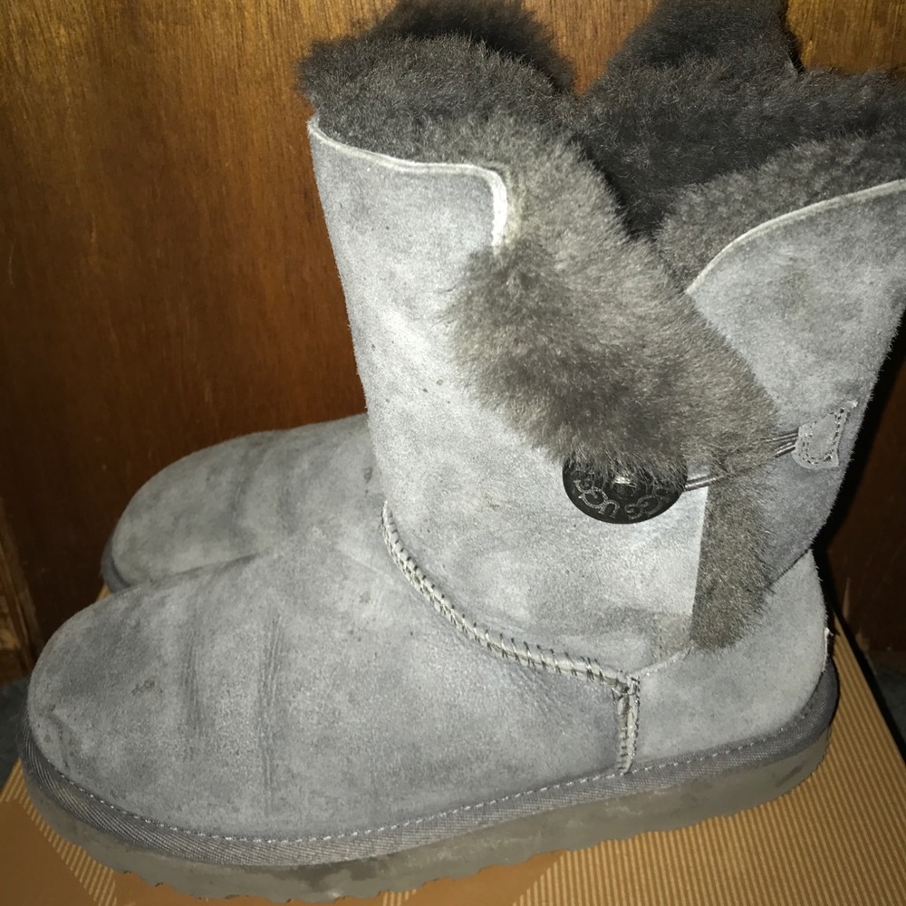 UGG Bailey Button - Picture 4 of 8